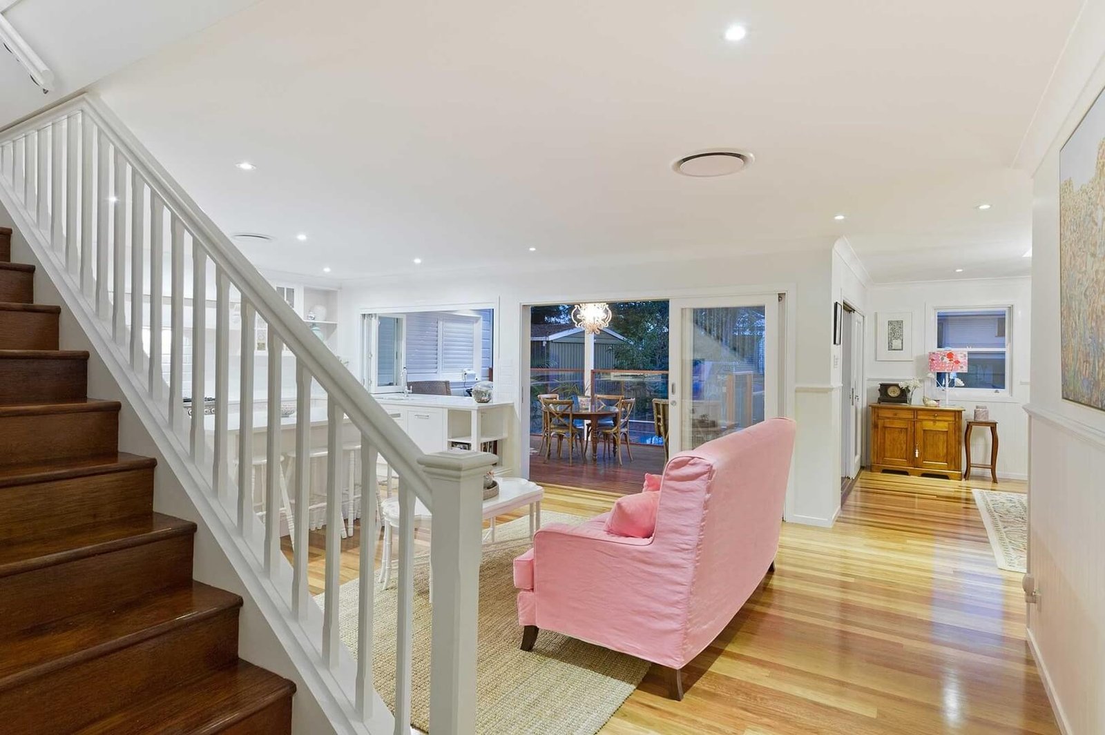floor-building-home-property-living-room-room-703112-pxhere.com (1) Gen-3